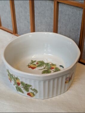 Vintage Royal Crown Ardalt 6.5 Inch Oven To Table Cookware Dish Strawberry Butte